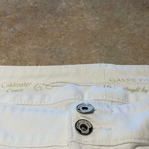COLDWATER CREEK WHITE JEANS!  Size 16. CLASSIC FIT STRAIGHT LEG!!